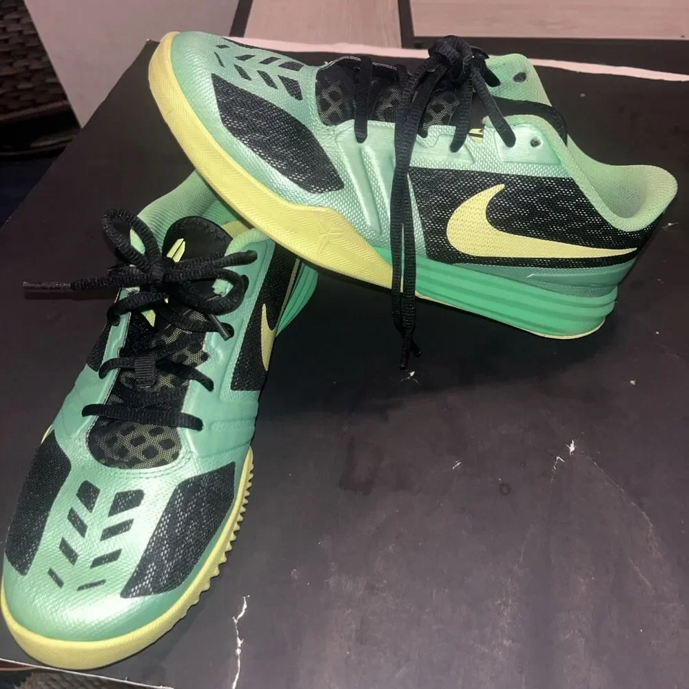 Size 7 (GS) - Nike KB Mentality Low Green